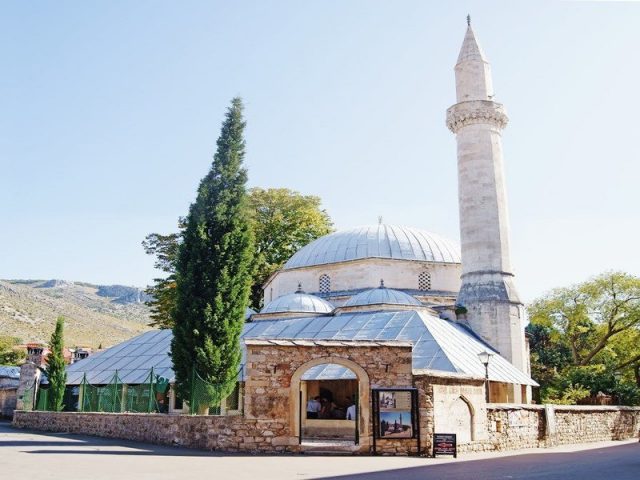 Karađoz Beg Mosque