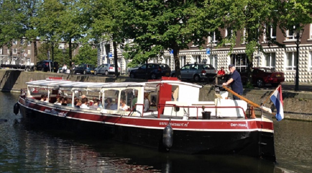رحلات القوارب المائية في دلفت هولندا