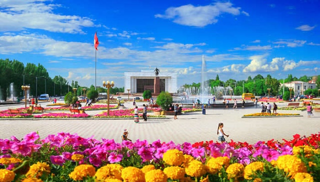 السياحة في بشكيك قيرغيزستان