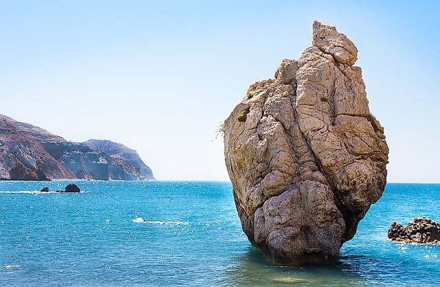 صخرة أفروديت قبرص