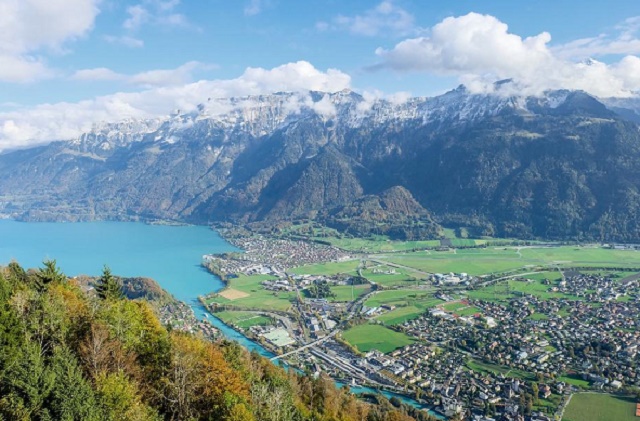 السياحة في انترلاكن سويسرا