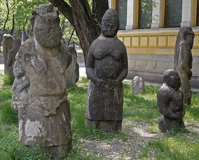حديقة التماثيل الحجرية في لوهانسك