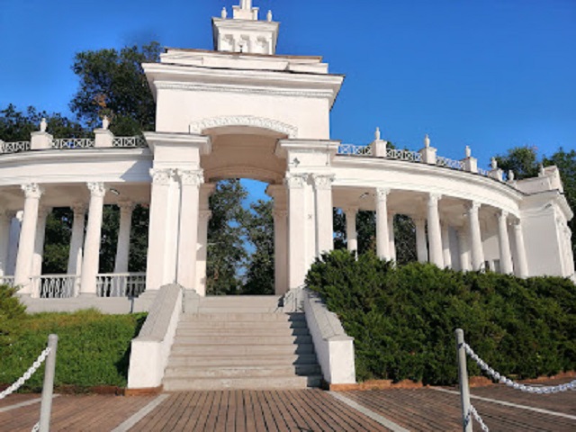 حديقة ميرشافتسيفا اوكرانيا
