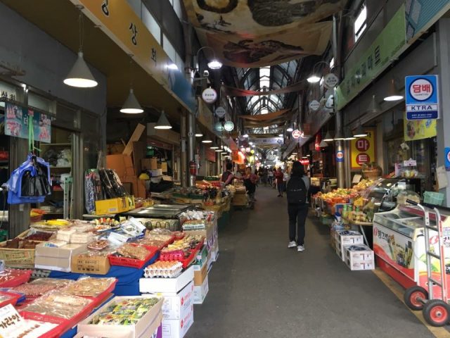 سوق تونجين