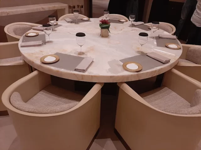 مطاعم نافورة دبي