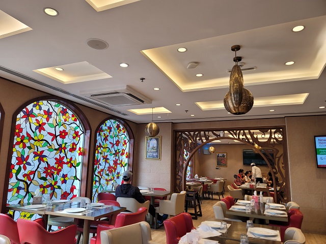 مطعم زهرة لبنان في ابوظبي
