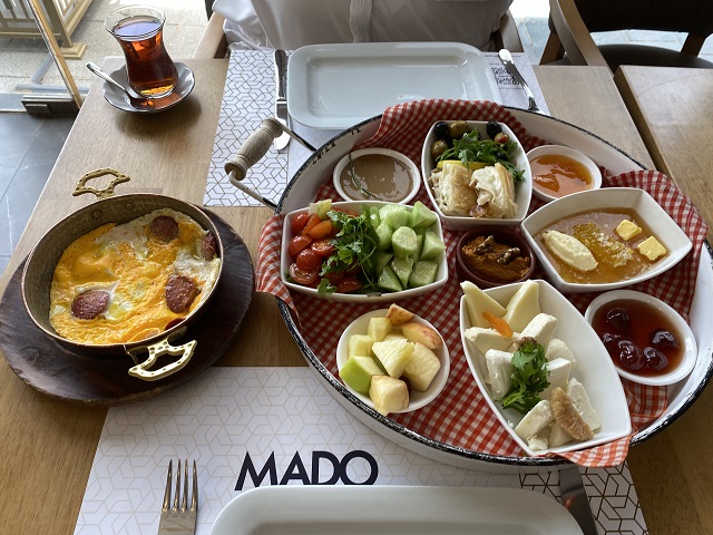 مطعم مادو في مول الجيمي